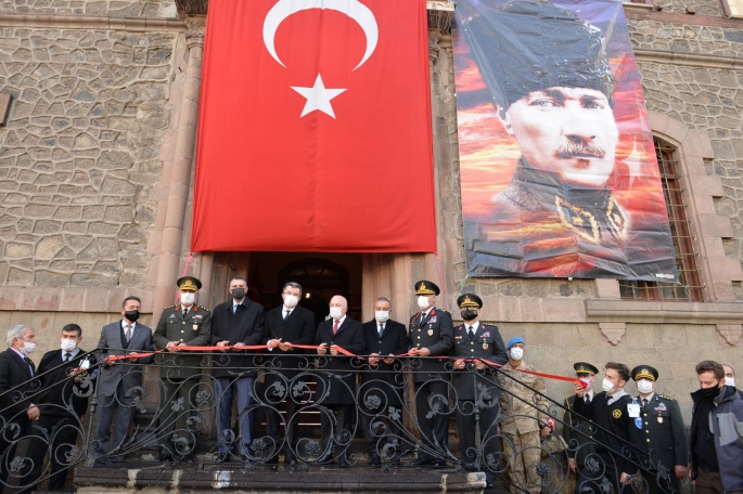 10 Kasım ‘Anılarla Atatürk Sergisi’ Erzurum’da açıldı