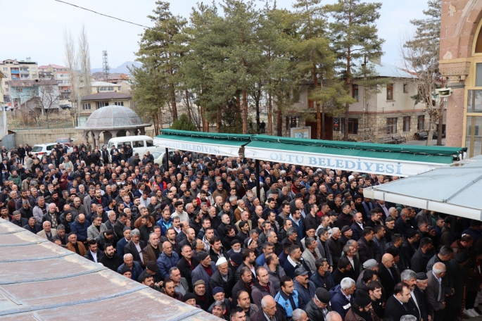 95 yaşındaki gazi annesi son yolculuğuna uğurlandı