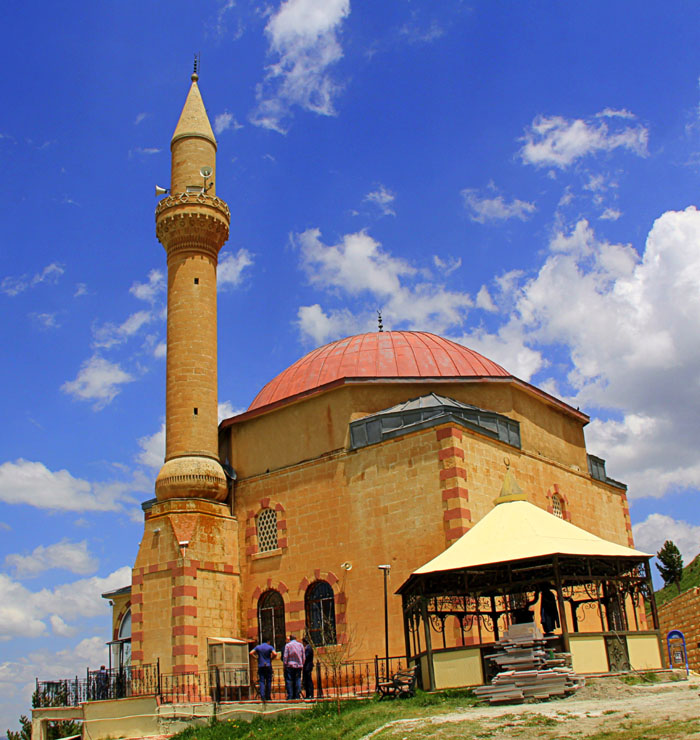 Abdurrahman Gazi Türbesi’ne ziyaretçi akını