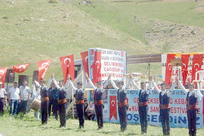 Cağ kebabı festivalinde buluştular