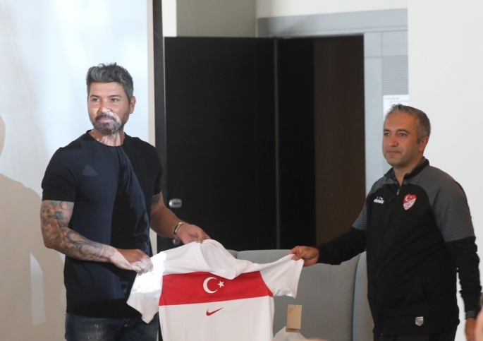 HAKAN KUTLU, ANTRENÖR EĞİTİMİNE KONUK OLDU